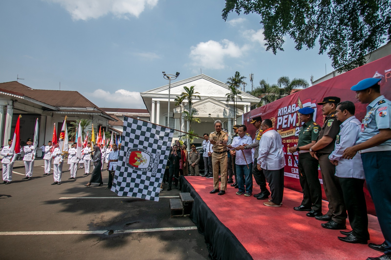 Gaungkan Deklarasi Damai, Kirab Pemilu 2024 Kota Bogor Pawai di 6 Kecamatan