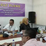 Suasana rapat pleno mengenai UMK Ciamis 2024 di Aula Disnaker Kabupaten Ciamis (23/11).