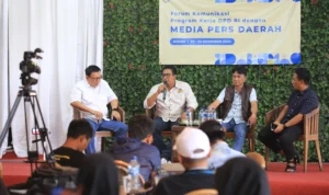 Jajaran Setjen DPD RI saat berdiskusi bersama sejumlah jurnalis di Kota Bogor. (Yudha Prananda / Jabar Ekspres)