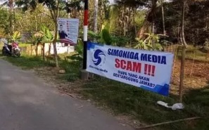 Spanduk Simonida Media yang terpasang di Kabupaten Pacitan Jawa timur. (ist)