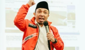 Furqon AMC yang menyebutkan ada ratusan Ijazah ditahan oleh Pihak Sekolah di Jawa Barat. (ist)