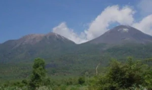 Gunung Kembar Lewotobi Naik Status Waspada, Pendaki Diimbau Menjauhi Kawah