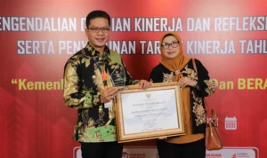 Bupati Bandung Raih Penghargaan IRH Peringkat Pertama Tingkat Kabupaten/Kota Se-Indonesia