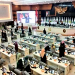 Paripurna Perdana dengan Meja dan Kursi Baru Berlangsung Sepi, Kurang dari Setengah Anggota DPRD Jabar yang Hadir