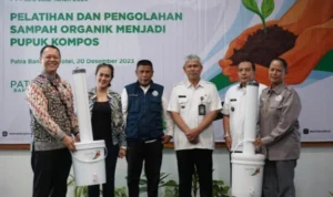 Sebagai bentuk Tanggungjawab Lingkungan, Patra Bandung Hotel diganjar penghargaan karena berhasil kelola sampah secara mandiri