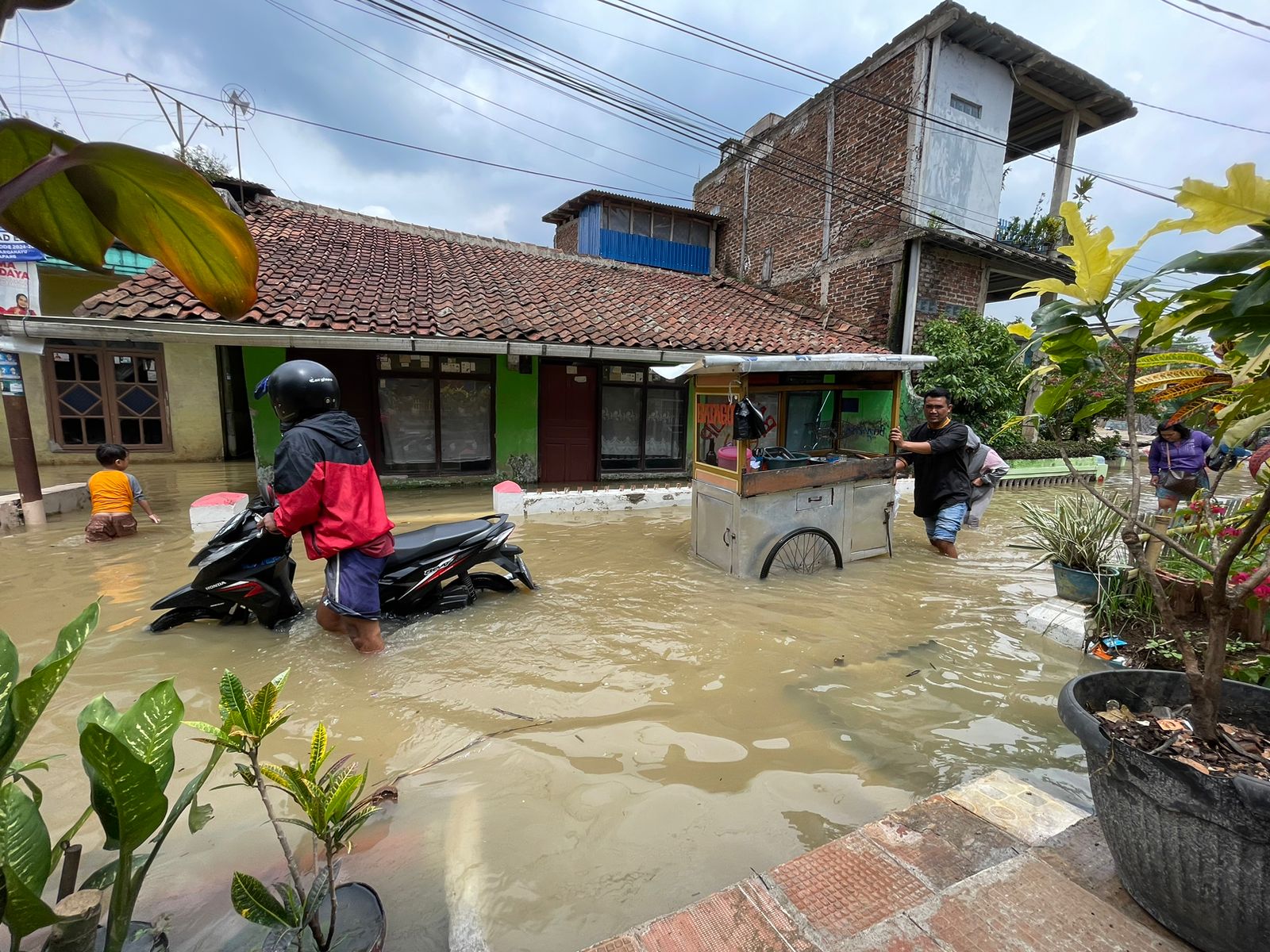 Ribuan Rumah Terendam Banjir di Wilayah Kabupaten Bandung