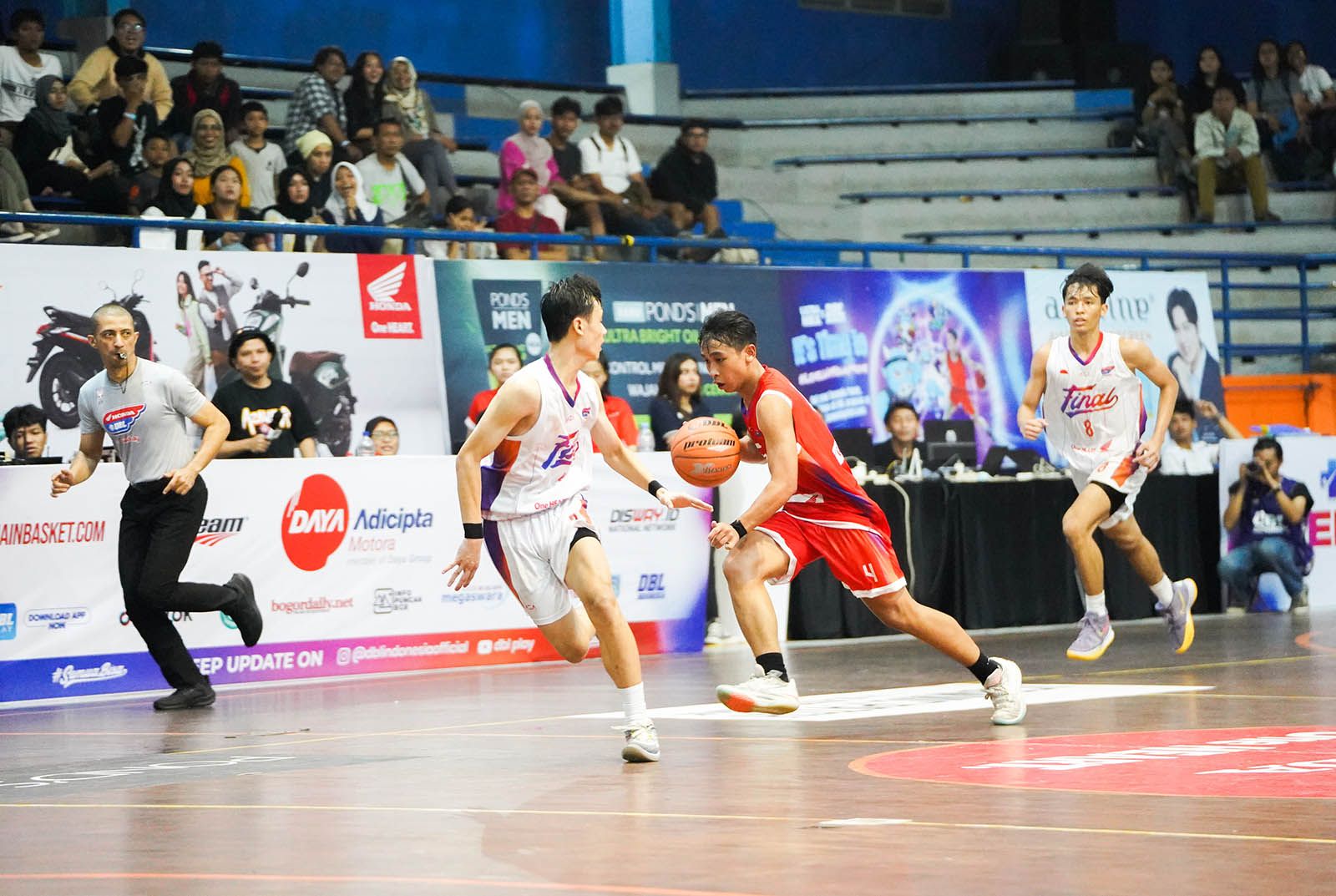 Tim Basket SMA BPK Penabur Cirebon Kembali Kawinkan Gelar Juara Honda DBL 2023 West Java Series