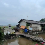 Diterjang Hujan Deras dan Angin Kencang, Puluhan Rumah di Desa Bojongmalaka Rusak