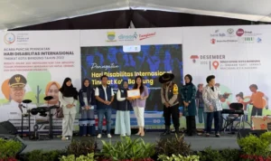 Daya Group bekerjasama dengan Dinas Kependudukan dan Catatan Sipil dan Unit layanan Disabilitas dari Disnaker kota Bandung dengan memberikan paket sembako untuk para penyandang disabilitas yang berdomisili di daerah Kota Bandung.