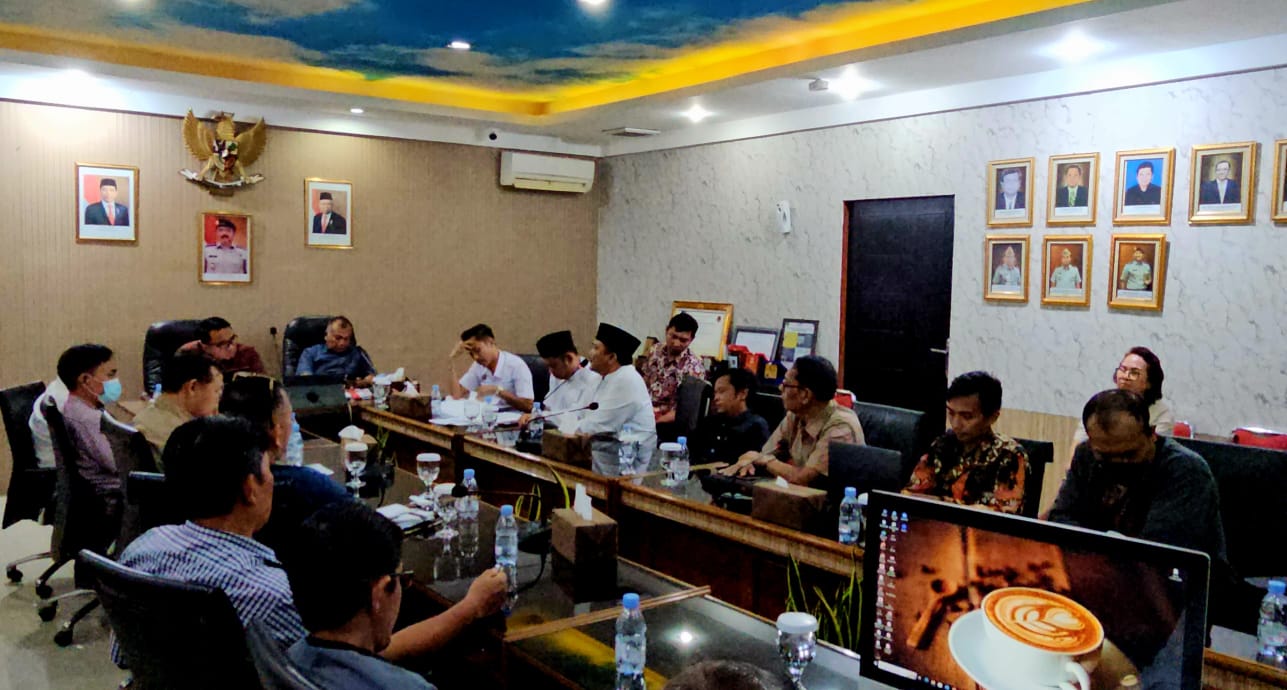 Pertemuan antara penggarap lahan Cijeruk dan PT BSS di Kantor ATR/BPN Kabupaten Bogor (15/12).