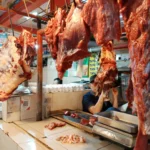 Pedagang Pasar Atas Cimahi Prediksi Kenaikan Harga Daging Ayam Jelang Nataru 2024