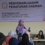 Doc. Anggota Komisi V DPRD Provinsi Jawa Barat FPKS, H. Siti Muntamah, S.A.P, dalam Sosialisasi Penyebarluasan Peraturan Daerah di Kota Cimahi (istimewa)