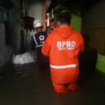 Penanganan banjir oleh BPBD Kota Cimahi.