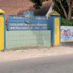APK Capres dan Cawapres nomor urut 2 yang terpampang di SDN 3 Pataruman, Kota Banjar.