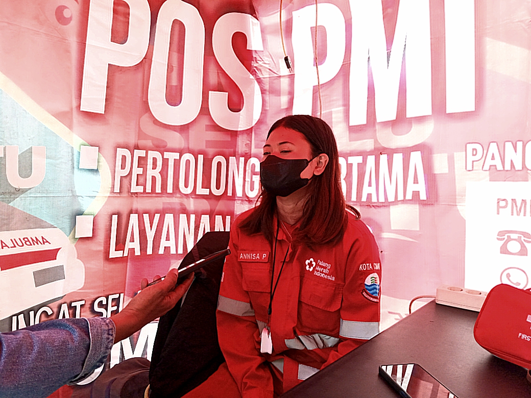 Doc. KSR PMI Kota Cimahi, Annisa Padmasari saat Menjelaskan Pelayanan Kesehatan PMI Cimahi Sepanjang Libur Nataru (mong)