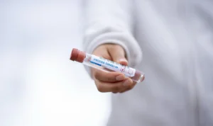 Dinkes Bandung Barat ajukan vaksinasi meski kasus Covid-19 di wilayahnya landai. Jumat (29/12). Foto ilustrasi vaksin Covid-19 (pixabay.com)