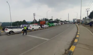 Polres Sukabumi Kota lakukan rekayasa lalu lintas guna antisipasi lonjakan kendaraan yang masuk ke wilayah Sukabumi Kota.