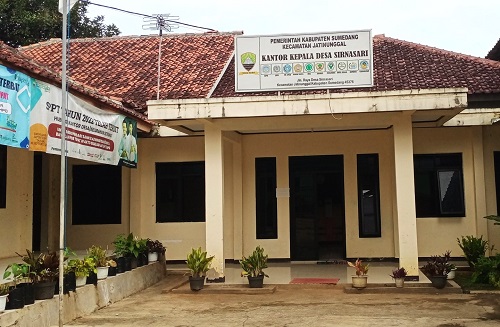 Kantor Kepala Desa Sirnasari yang akan berubah menjadi Desa Jatinunggal.