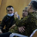 Ist. Tiga terdakwa kasus siap Proyek Bandung saat menunggu pembacaan vonis. Foto. Pandu muslim Jabar Ekspres.