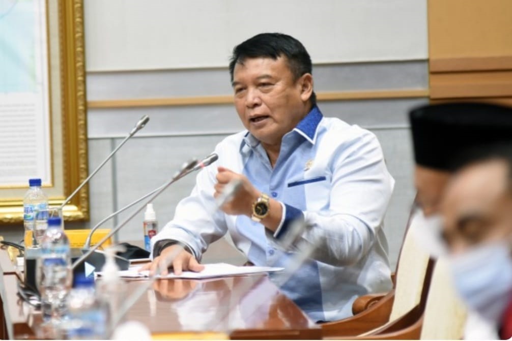 Anggota Komisi I DPR RI Mayjen TNI (p) TB Hasanuddin meminta Panglima TNI menindak tegas para pelaku pengeroyokan terhadap sejumlah relawan di Boyolali Jateng, Sabtu 30 Desember 2023.