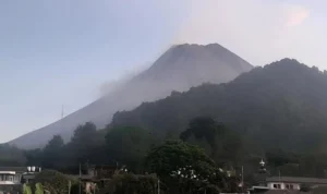 Dalam 24 Jam, Gunung Merapi Muntahkan Guguran Lava Belasan Kali