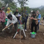 KLHK dan Taman Safari Indonesia Resmikan Hutan Pakan Satwa, Kembali Tanam 200 Pohon Buah di Kaki Gunung Gede Pangrango!