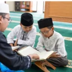 ILUSTRASI interaksi anak agar mencintai Al-quran. (freepik0