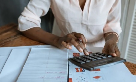 ILSUTRASI : Tips mengatur keuangan rumah tangga. (pexels)