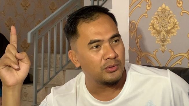 Saipul Jamil Ditangkap Polisi di Jalur TransJakarta, Keluarga Gelar Konsultasi Hukum di Polsek Tambora