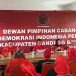 PDI Perjuangan Kabupaten Bandung Barat saat melakukan konsolidasi partai di kantor DPC PDIP. Minggu (21/1). Foto Jabarekspres