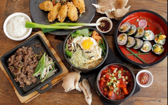 Makanan ringan ala Korea yang cocok untuk Teman Nonton Golden Disc Awards 2024.