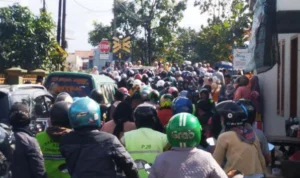 Potret Kemacetan di wilayah Cimincrang yang jadi satu dari beberapa akses menuju Stadion GBLA, Al Jabbar, maupun Summarecon, Kota Bandung / Sadam Husen