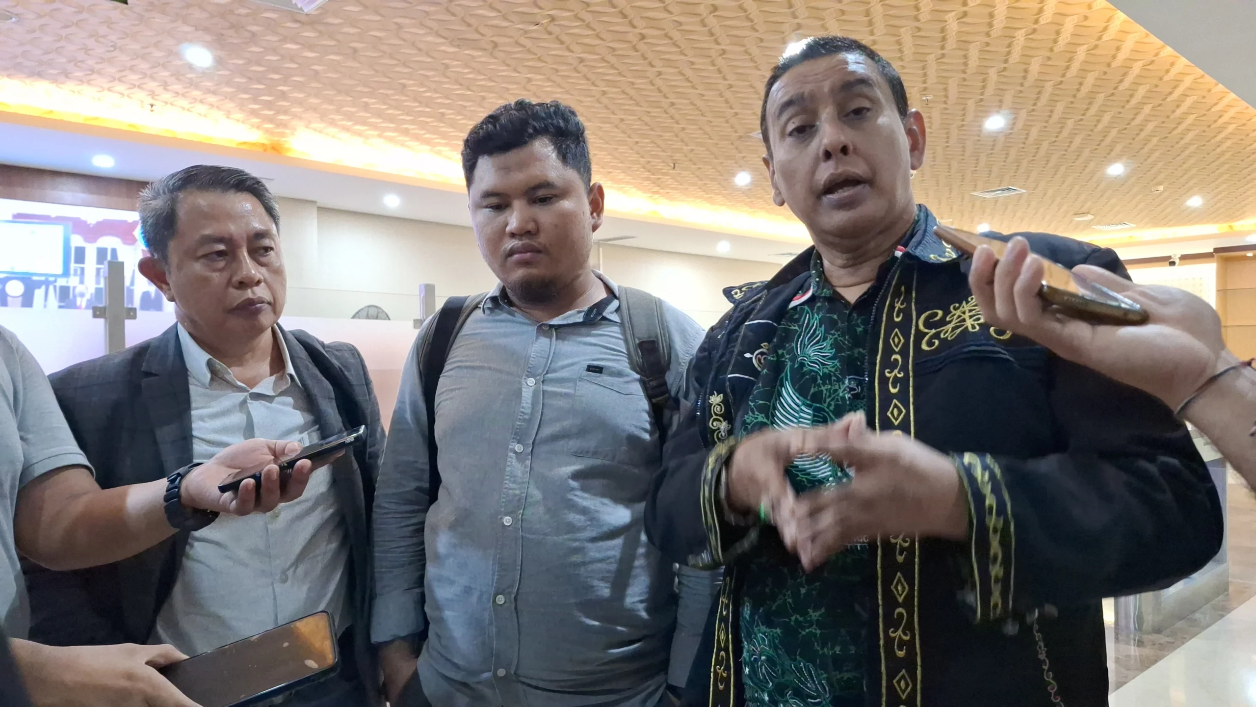 MUI Bali laporkan anggota DPD RI Bali, Arya Wedakarna ke Bareskrim.