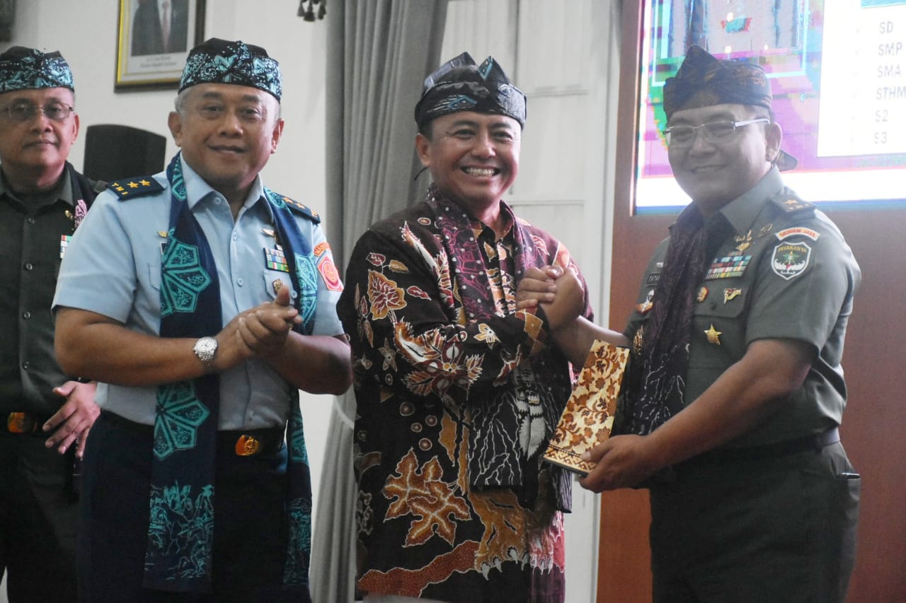 Brigjen TNI Tatang Subarna Diaspora Sumedang