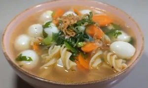 Resep Sop Makaroni Telur Puyuh, Hidangan yang Cocok Disantap saat Cuaca Dingin Foto: Disway.id/Mister Blangkon/YouTube Channel