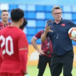 Pelatih Vietnam, Philipe Troussier, mewaspadai semangat juang Timnas Indonesia di laga kedua Piala Asia 2023.