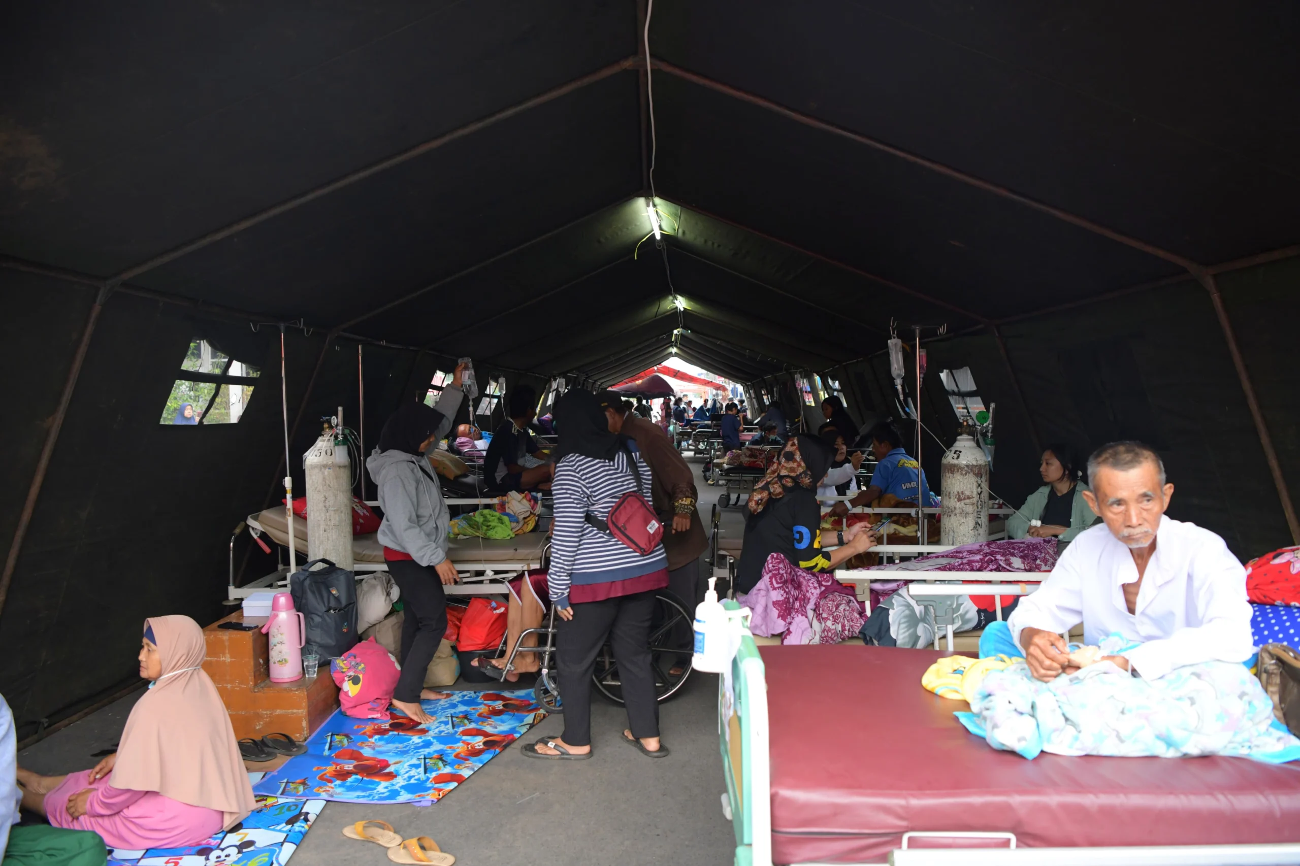 Ist. Suasana tenda pengungsian di Kabupaten Sumedang. Foto. Humas Pemprov Jabar.