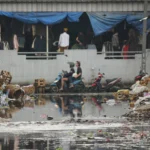 Terdapat genangan air di kawasan Pasar Induk Gedebage setelah hujan lebat, Rabu(3/1). Pandu Muslim/Jabar Ekspres