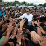 Anies Baswedan saat menyambangi masyarakat Kendari, Sulawesi Selatan, Selasa 9 Januari 2024.
