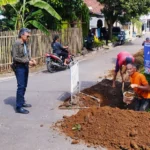 Peningkatan dan perbaikan jaringan Distribusi air bersih milik Perumda Tirta Anom Kota Banjar dilaksanakan di wilayah Parunglesang Kota Banjar, Jawa Barat.
