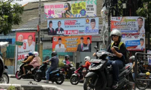Spanduk dan Baligho Capres dan Caleg terpasang di kawasan Ujungberung, Kota Bandung. (Pandu Muslim/Jabar Ekspres)