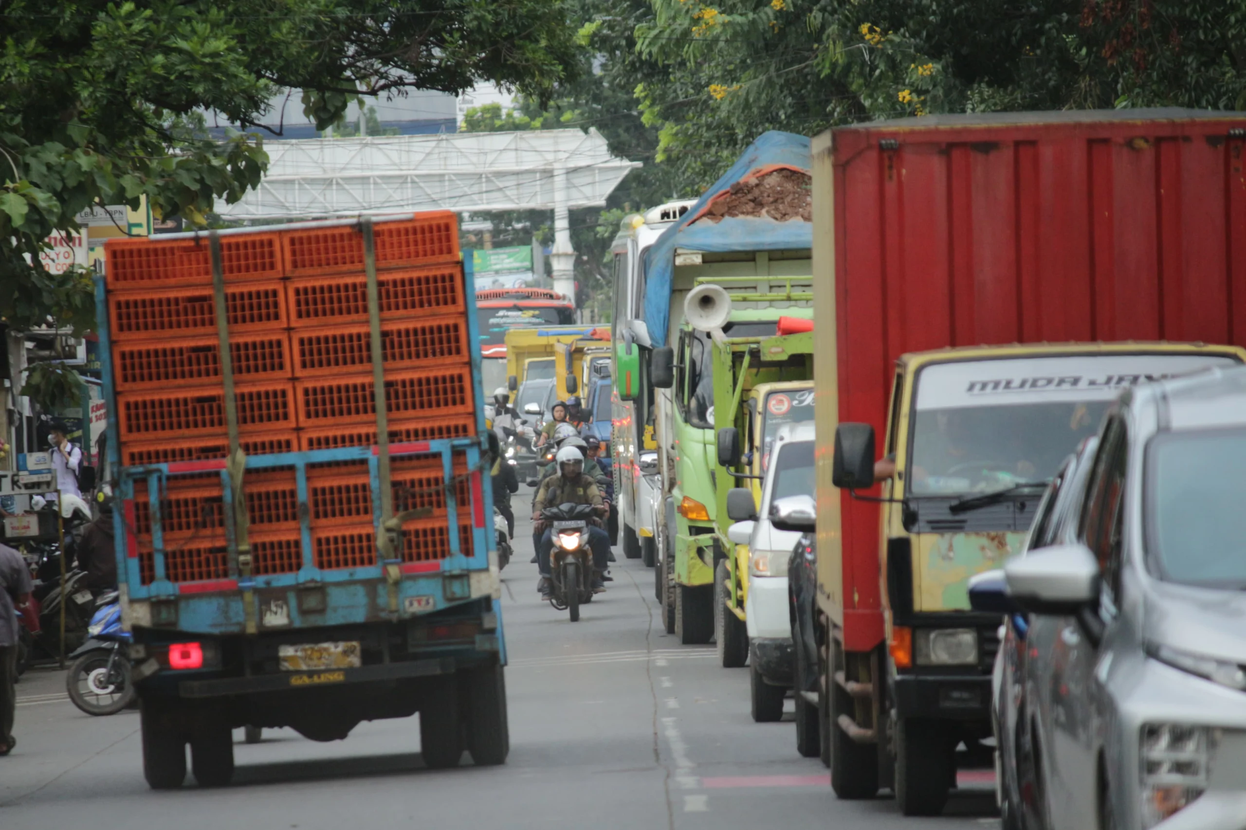 Pengamat Dorong Pemkot Atur Jam Operasional Kendaraan Besar di Kawasan Gedebage