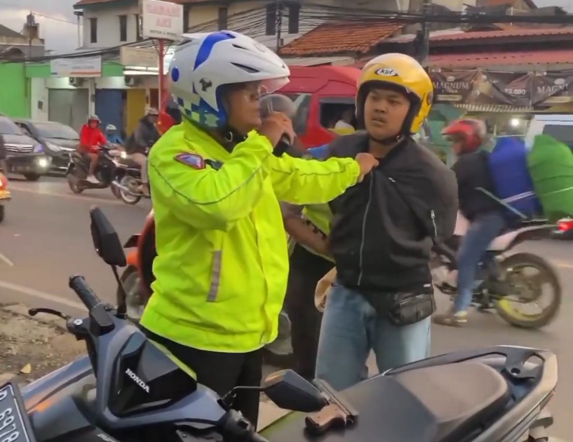 Viral! Seorang pria berhasil diamankan di Cileunyi karena membawa senjata api, ini penjelasan Kapolresta Bandung