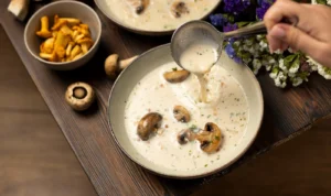 Dapat dengan Mudah Buat di Rumah, Berikut Resep Sup Krim Jamur yang Menghangatkan Tubuh (ilustrasi: Freepik)
