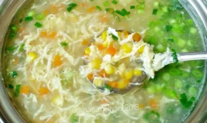 Resep Sup Jagung Ayam yang hangat, Cocok saat Musim Hujan. (Foto: Cookpad)