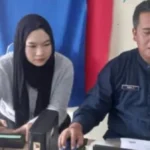 Pemilih pemula saat melakukan perekaman e-KTP di SMAN 2 Lembang, Kabupaten Bandung Barat (KBB), Senin (29/1).