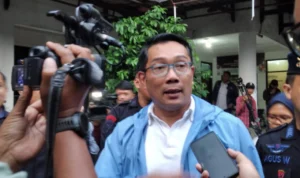 Ketua Tim Kampanye Daerah (TKD) Prabowo Gibran Jabar, Ridwan Kamil, saat penuhi panggilan Bawaslu Jabar, Senin (29/1).
