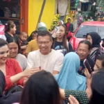 Ashanty saat mendampingi Anang Hermansyah saat kunjungan ke Bojonggede, Bogor.