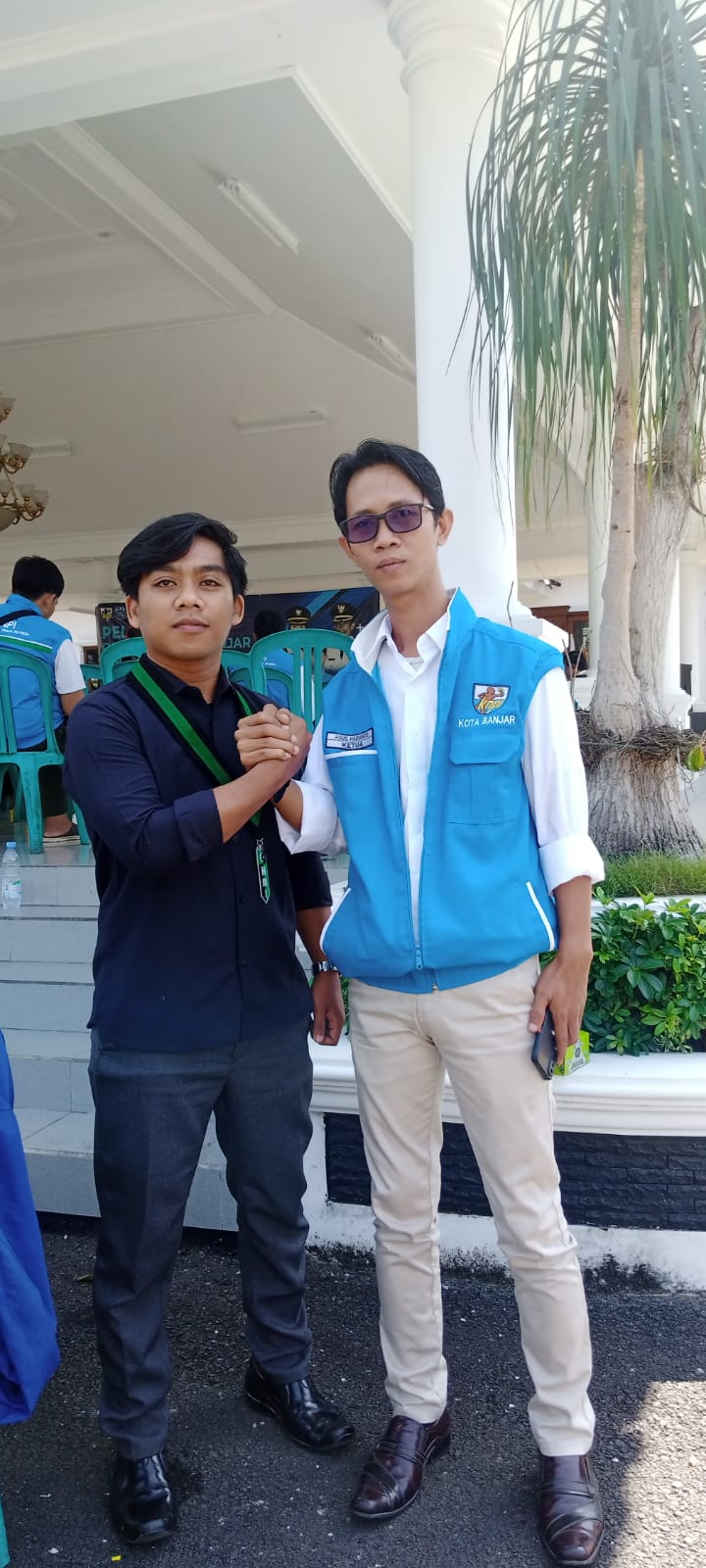 Ketua KNPI Kota Banjar, Agus Harianto (kanan).