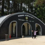 Gerbang Taman Hutan Raya (Tahura) Ir. H. Djuanda, Kabupaten Bandung.